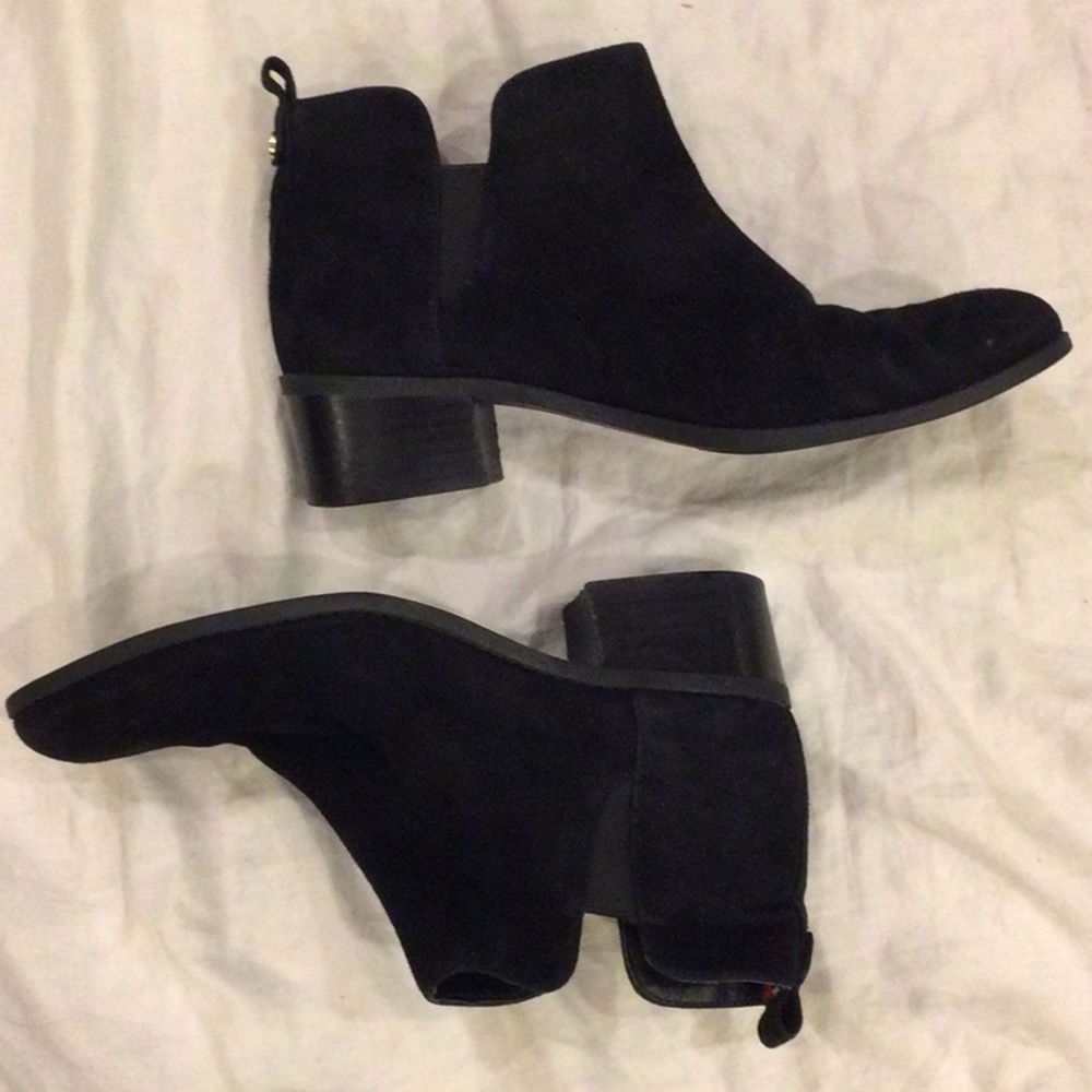 Tommy Hilfiger Black Suede Ankle Booties Pointed Toe Size 8M